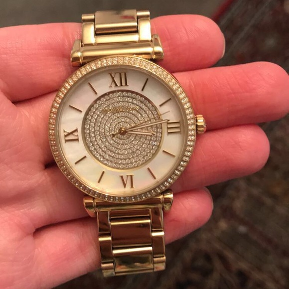 Michael Kors Gold Watch - Picture 4 of 5